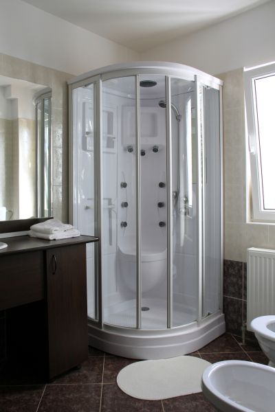 Flagstaff Shower Installation